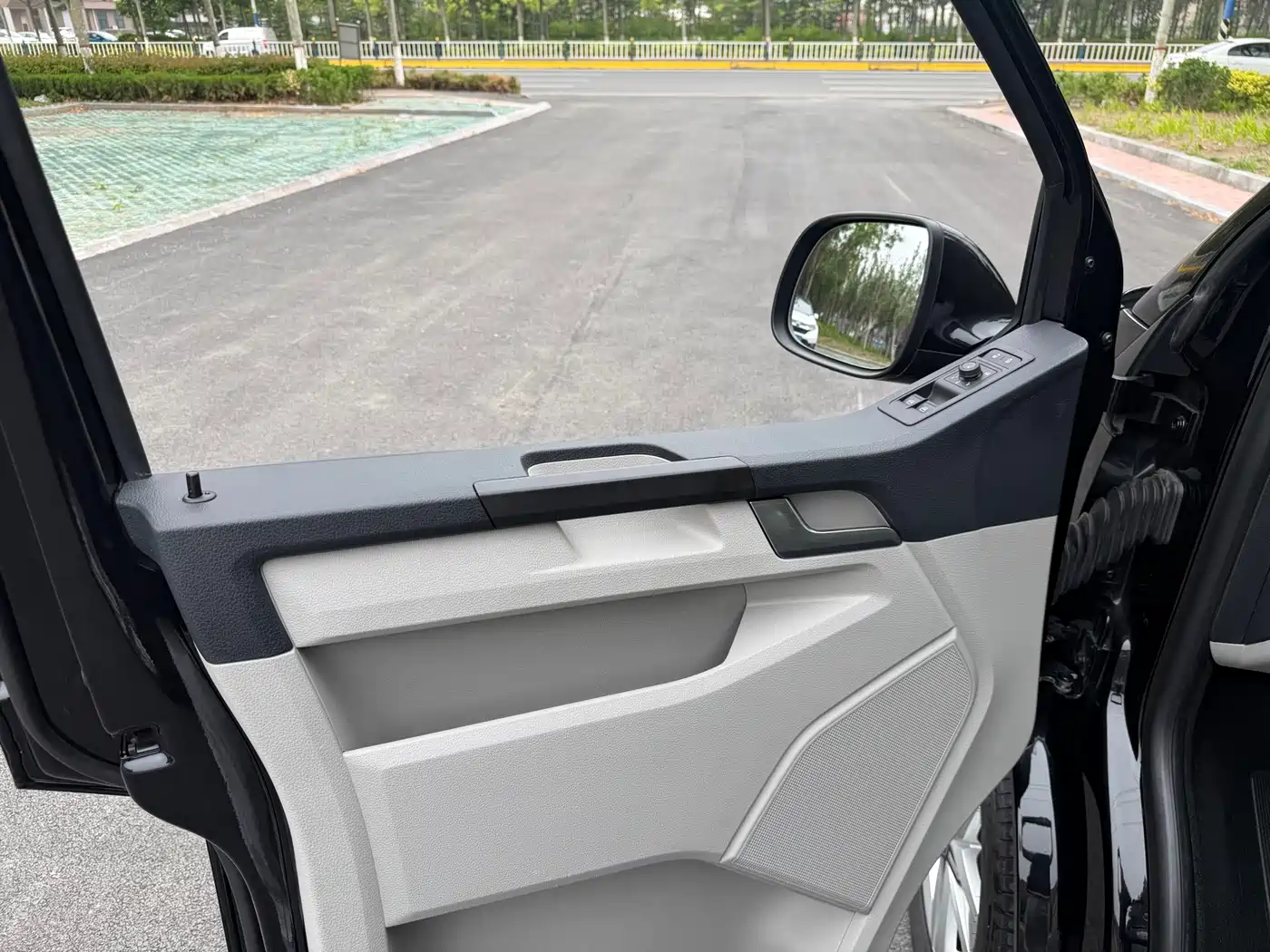 Volkswagen Caravelle 2019 2.0TSI 4WD Comfort 7-seater фото 16