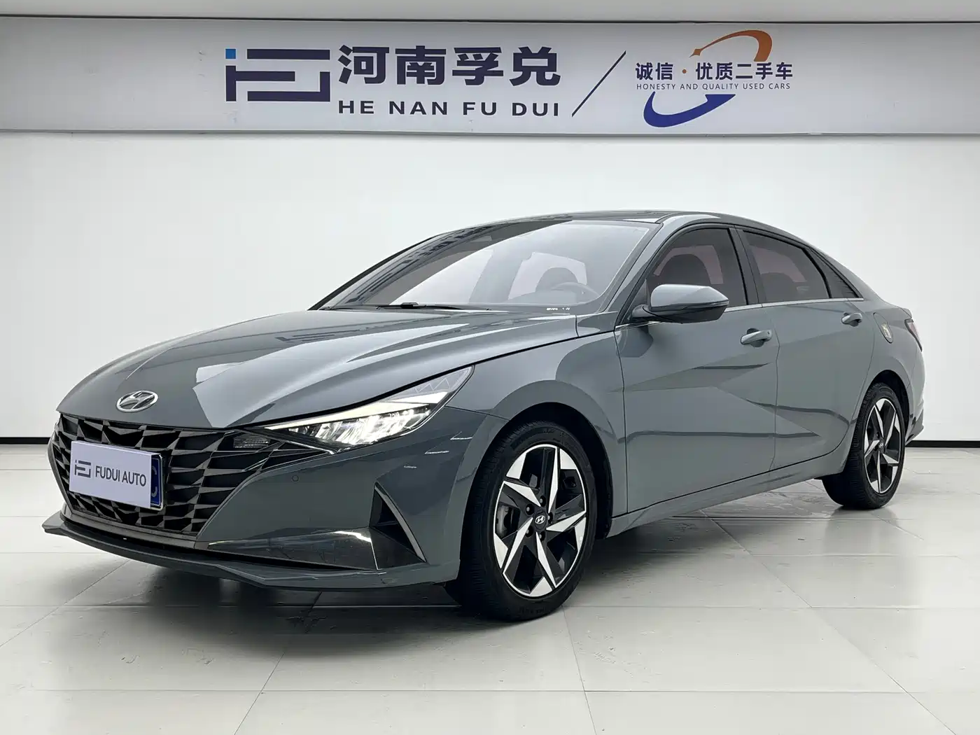 Hyundai Elantra 2022 1.5L CVT LUX Premium Edition