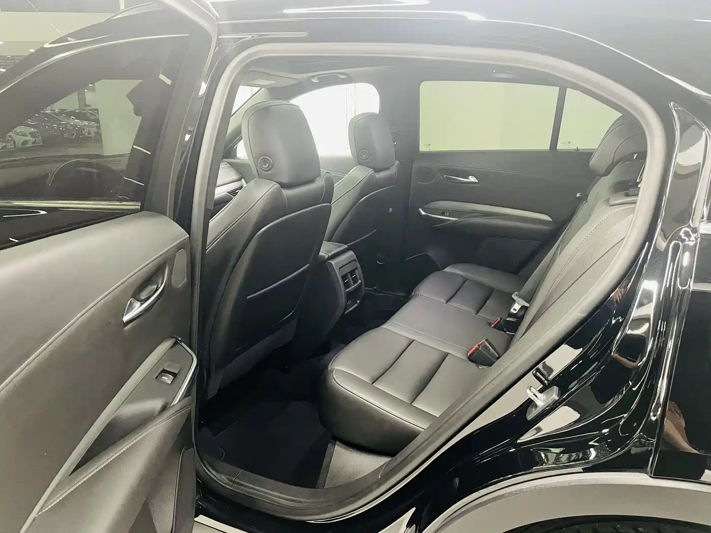 Cadillac XT4 2019 2018 28T FWD Leading Edition