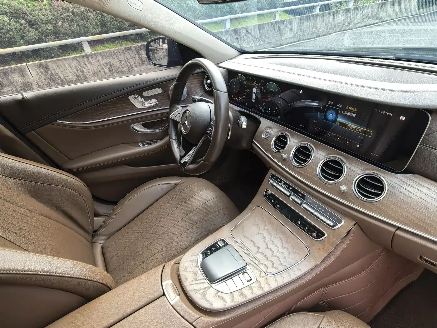 Mercedes-Benz E-Class 2021 E 300 L Luxury фото 4
