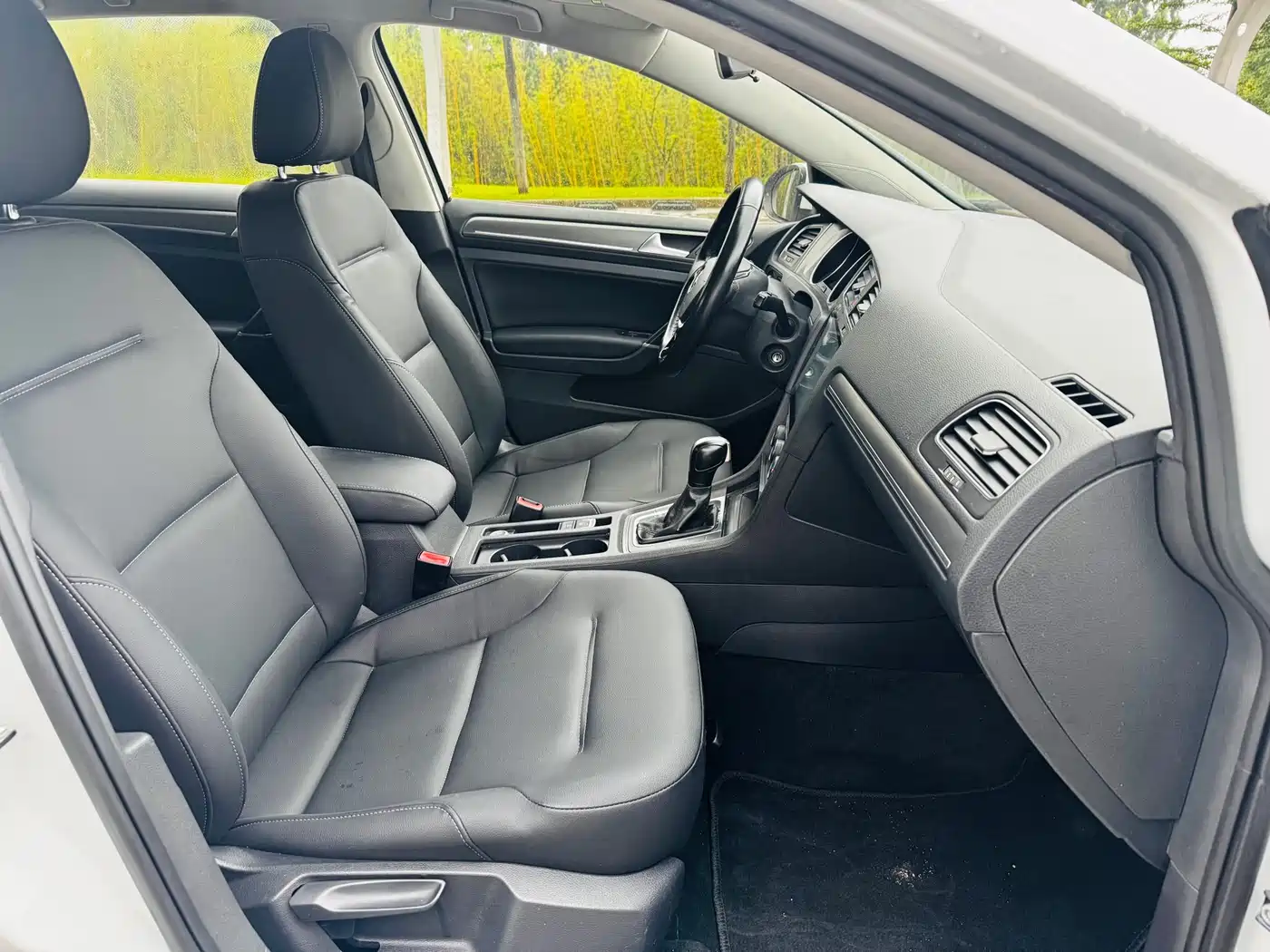 Volkswagen Golf 2016 230TSI Automatic Comfort фото 8