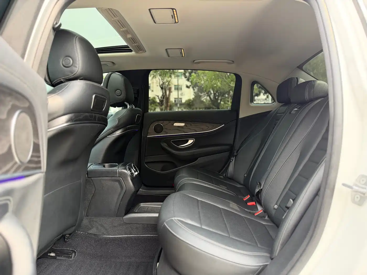 Mercedes-Benz E-Class 2016 E 200 L Sport Type фото 12
