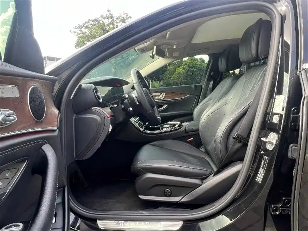 Mercedes-Benz E-Class 2016 E 300 L Fashion Type фото 9