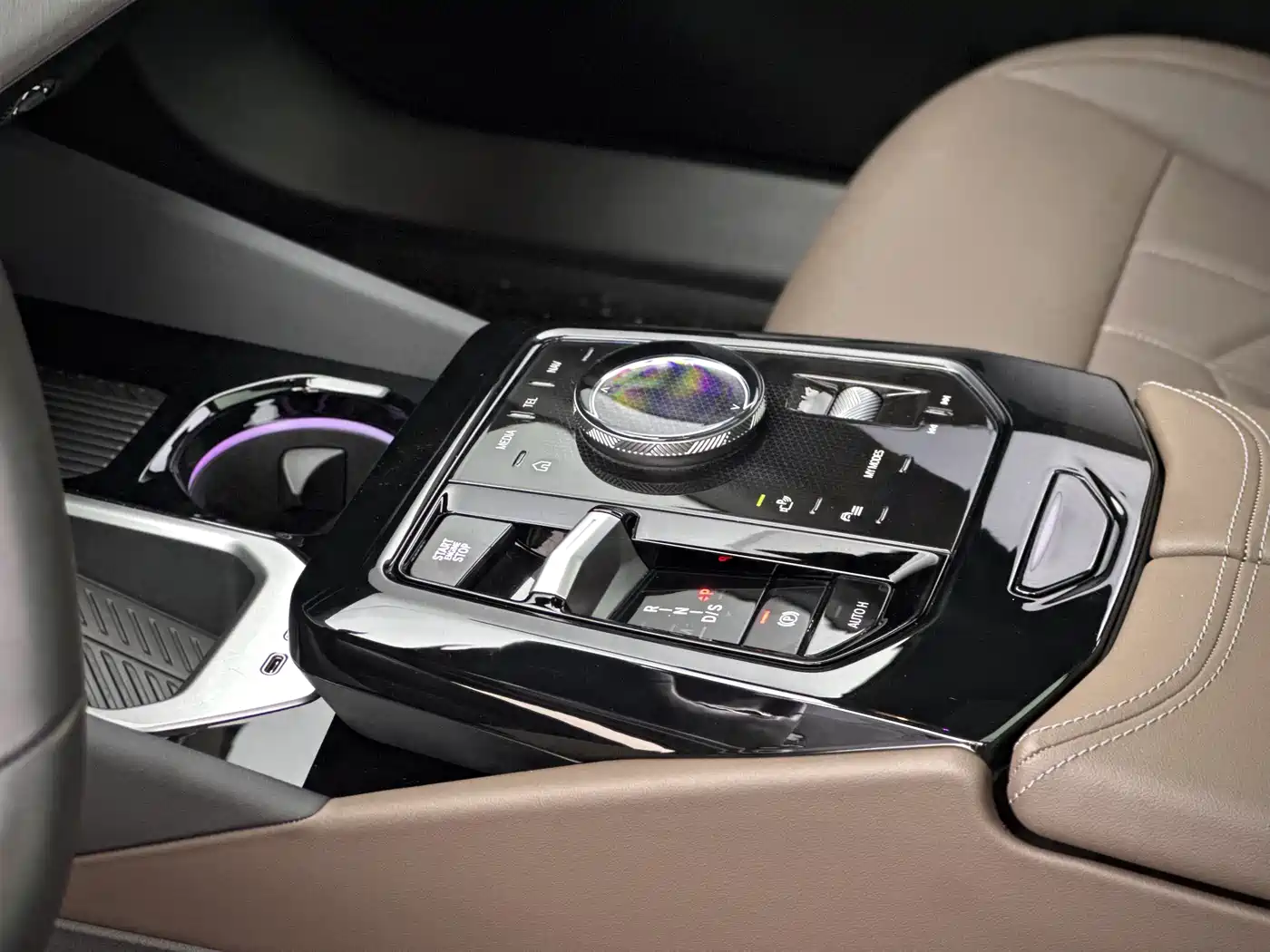 BMW 5 Series 2024 525Li M Sport Package фото 12