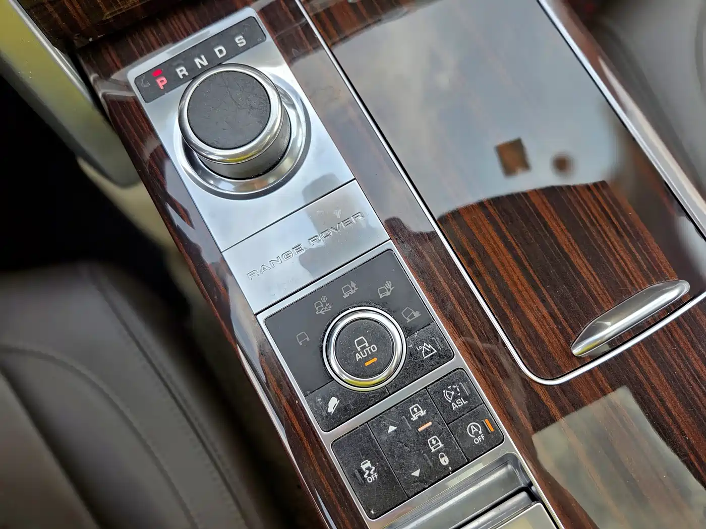 Land Rover Range Rover 2015 3.0 SC V6 Vogue SE Genesis Extended Edition фото 13