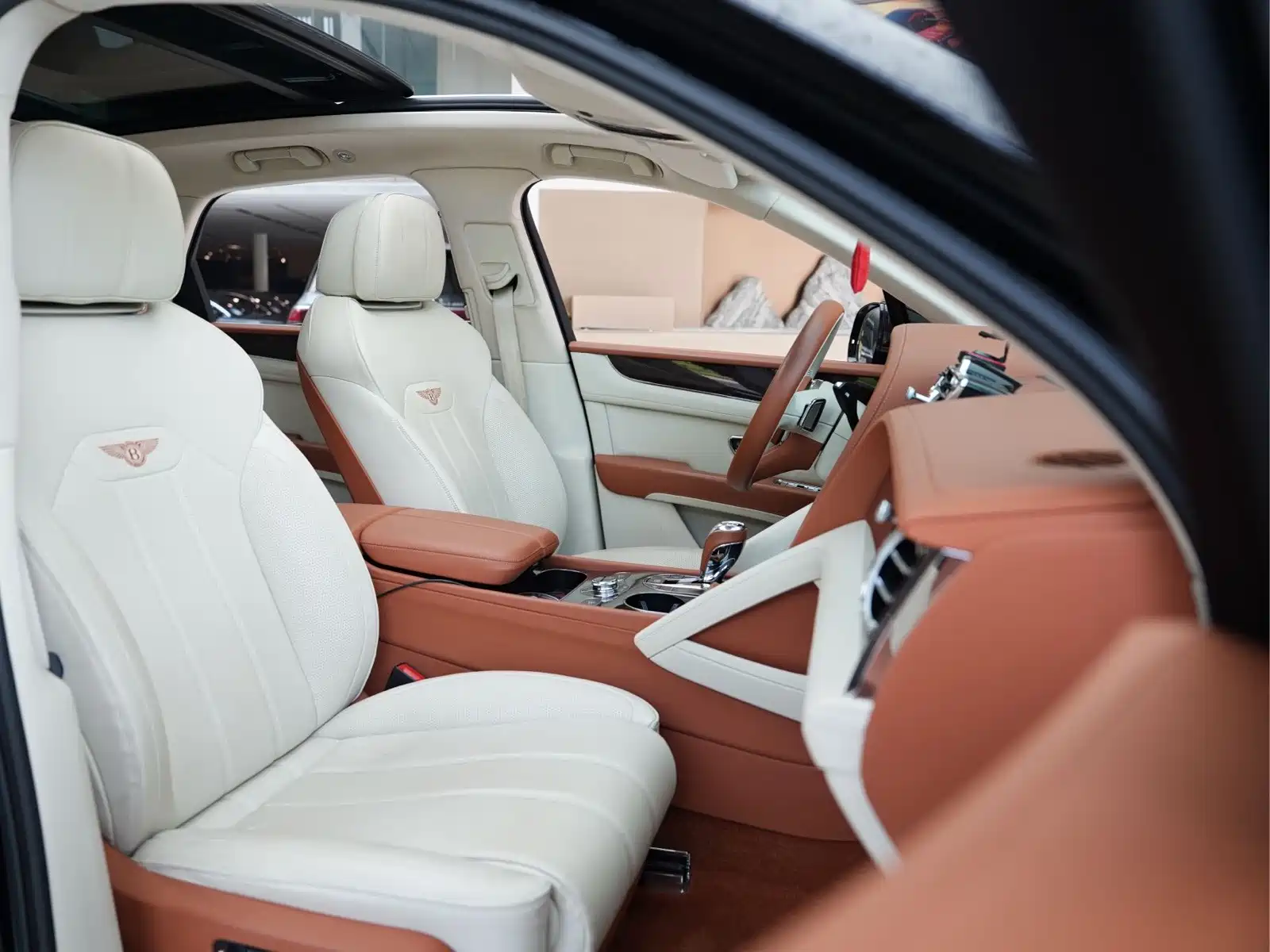 Photo 12 - Bentley Bentayga