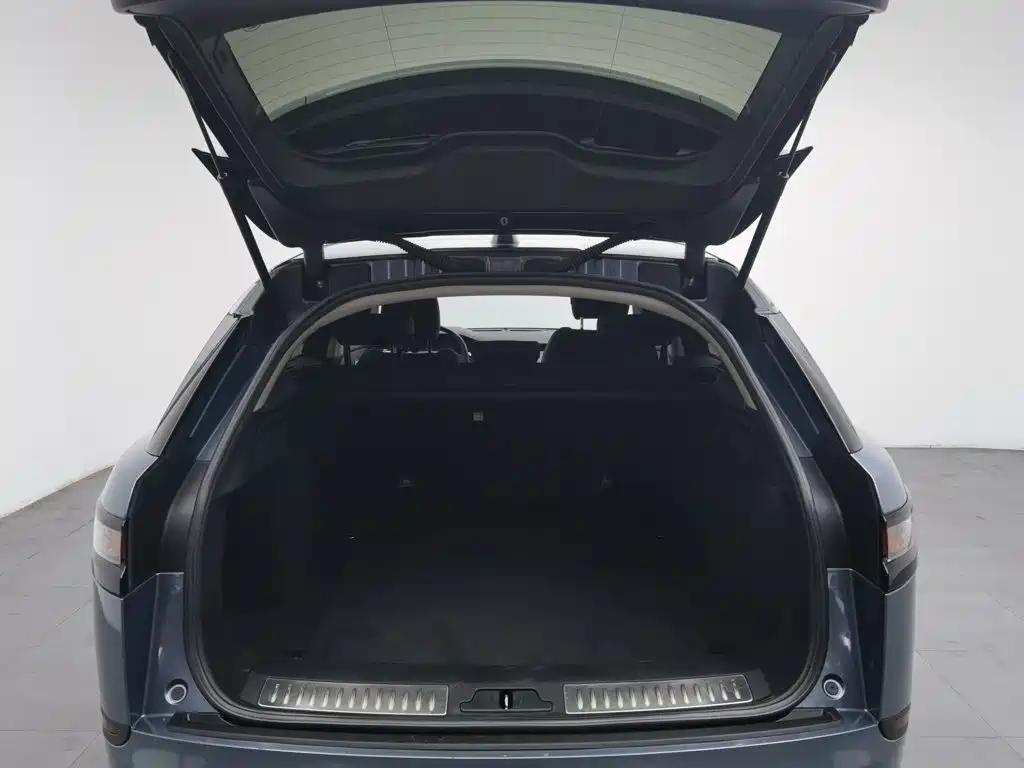 Фото 16 - Land Rover Range Rover Velar