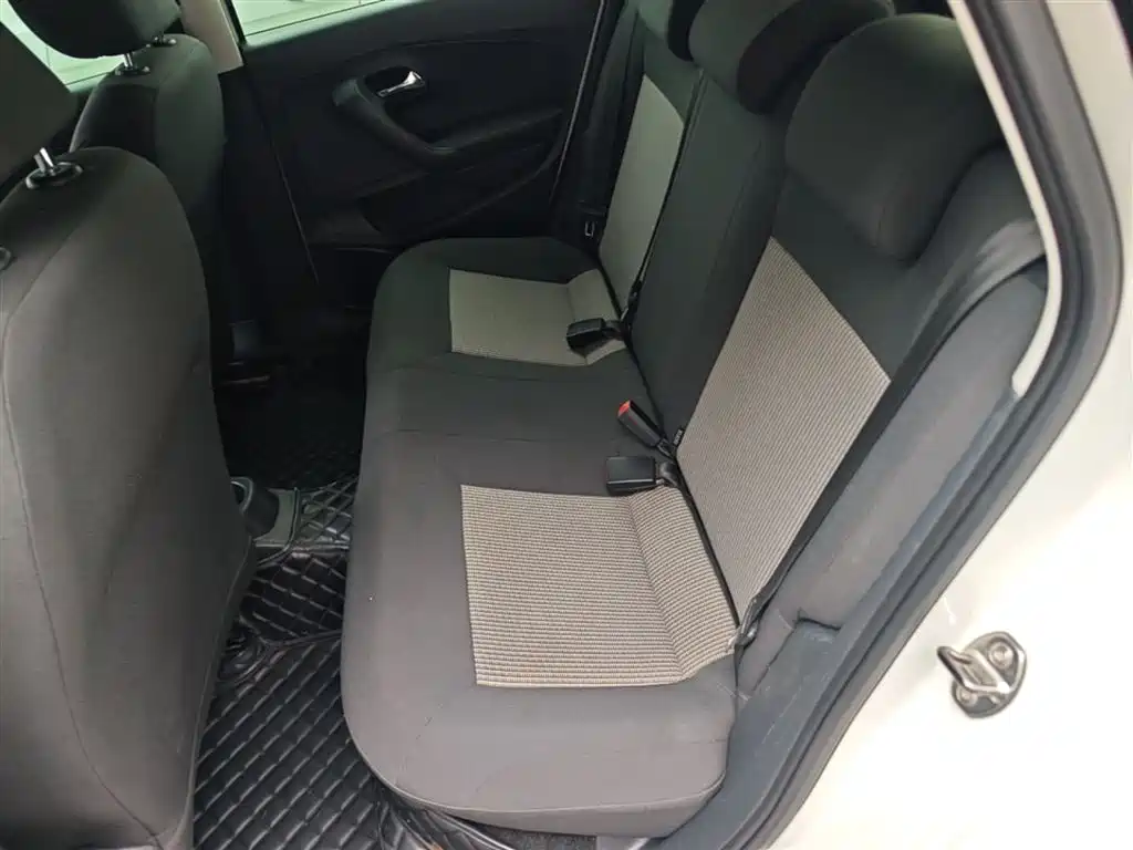 Volkswagen Polo 2016 1.4L Manual Trend фото 16