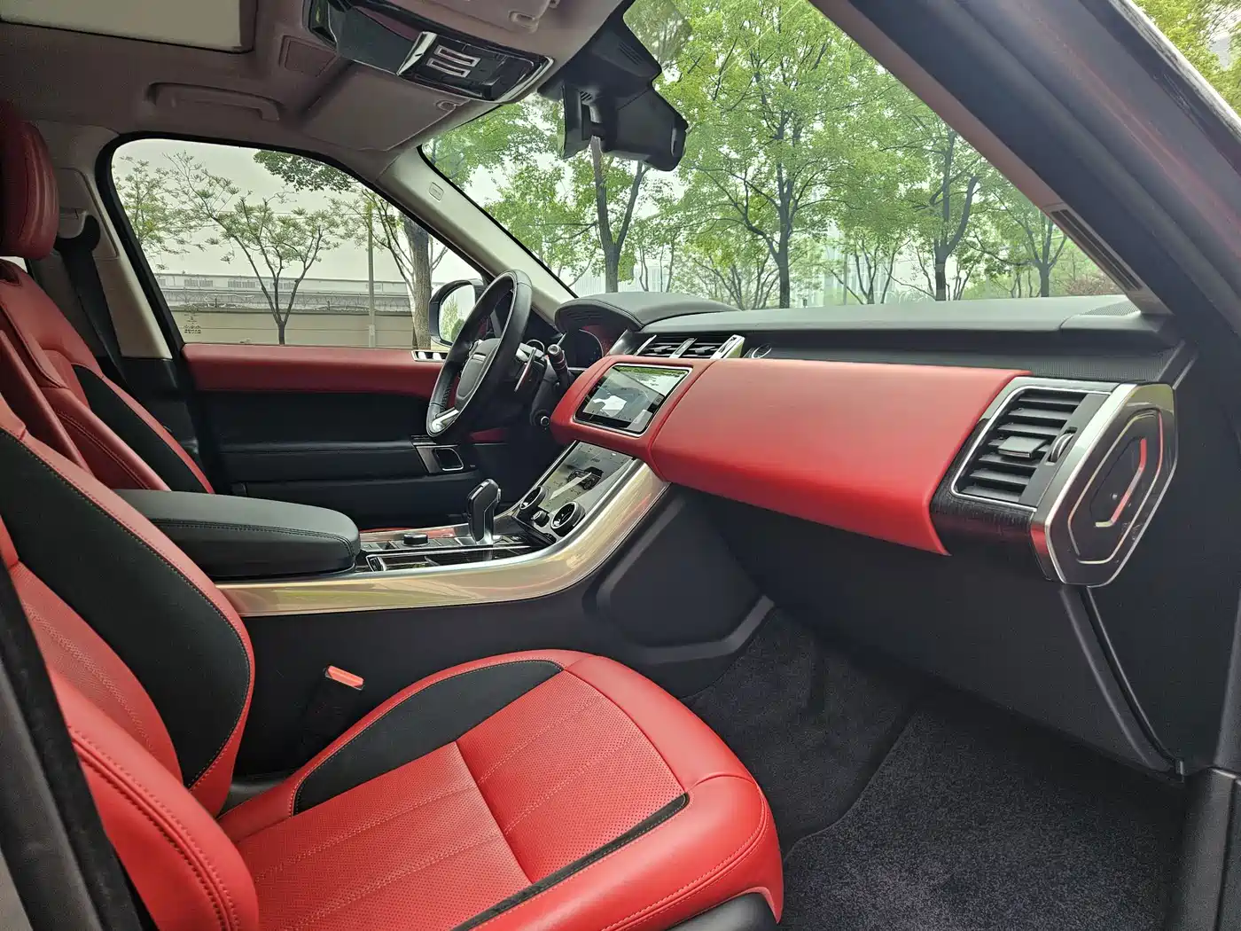 Land Rover Range Rover Sport 2021 3.0 L6 Gloss Black Edition фото 9