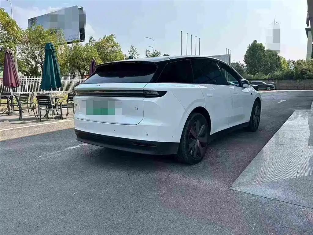 Li Auto i6 2025 2025 4WD Base Model