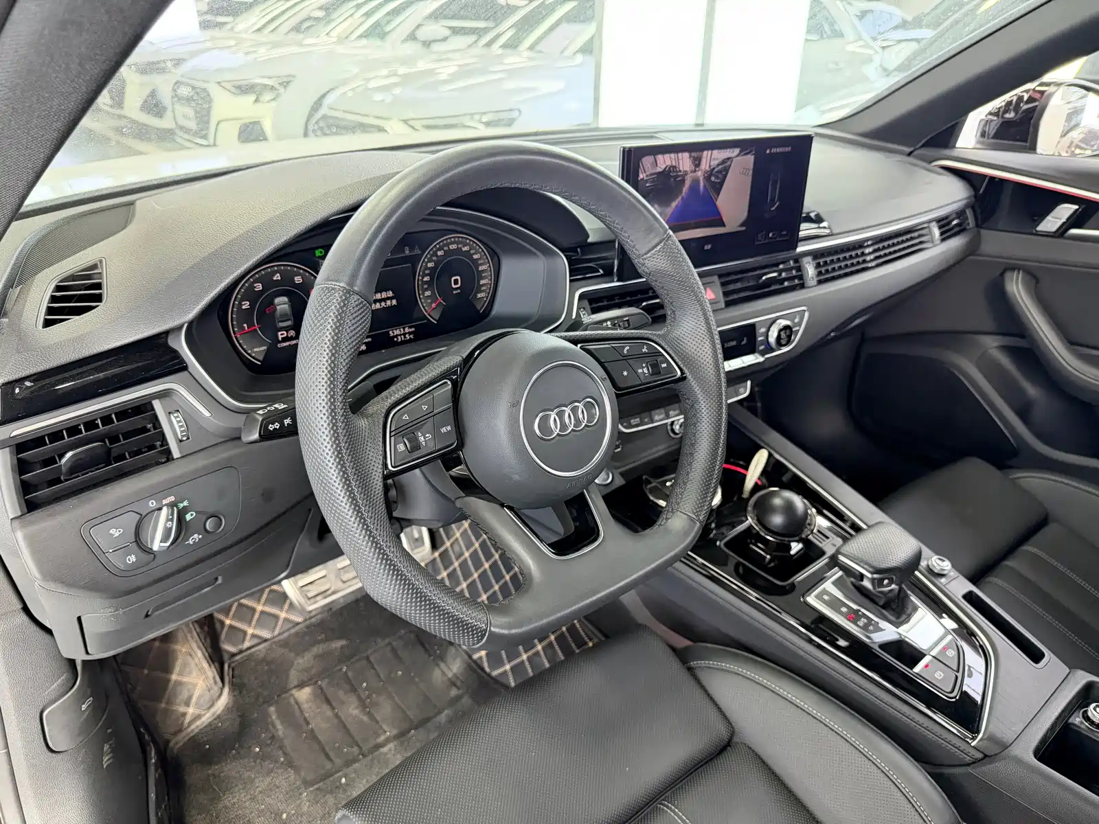 Фото 8 - Audi A4L