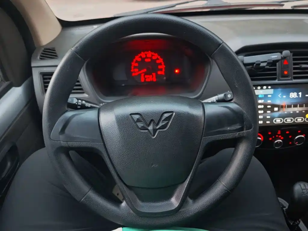 Wuling Motors Wuling Rongguang S 2023 2021 Model 1.2L Basic Enclosed Van 2-Seater LSI