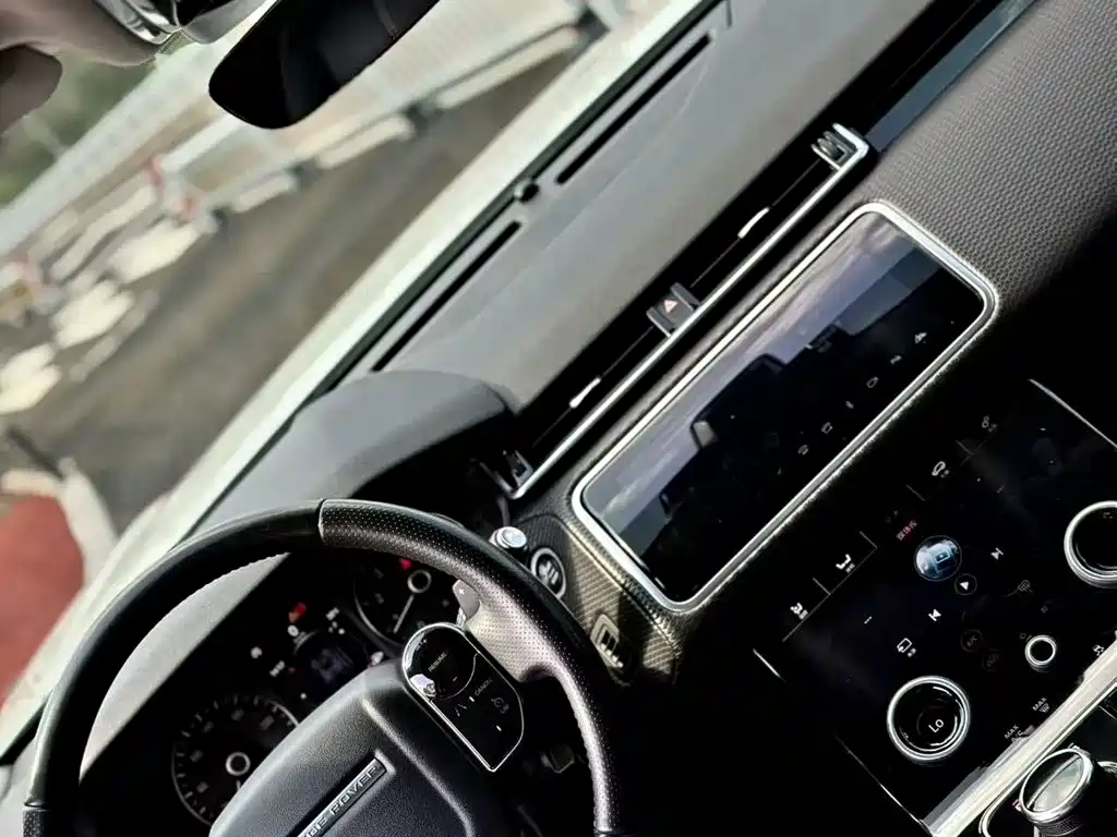 Фото 7 - Land Rover Range Rover Velar