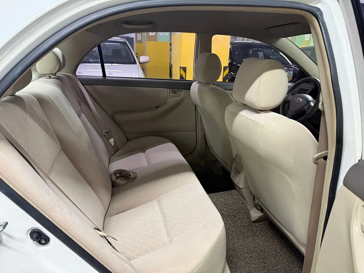 Toyota Corolla 2011 1.6L Automatic Classic Edition фото 10
