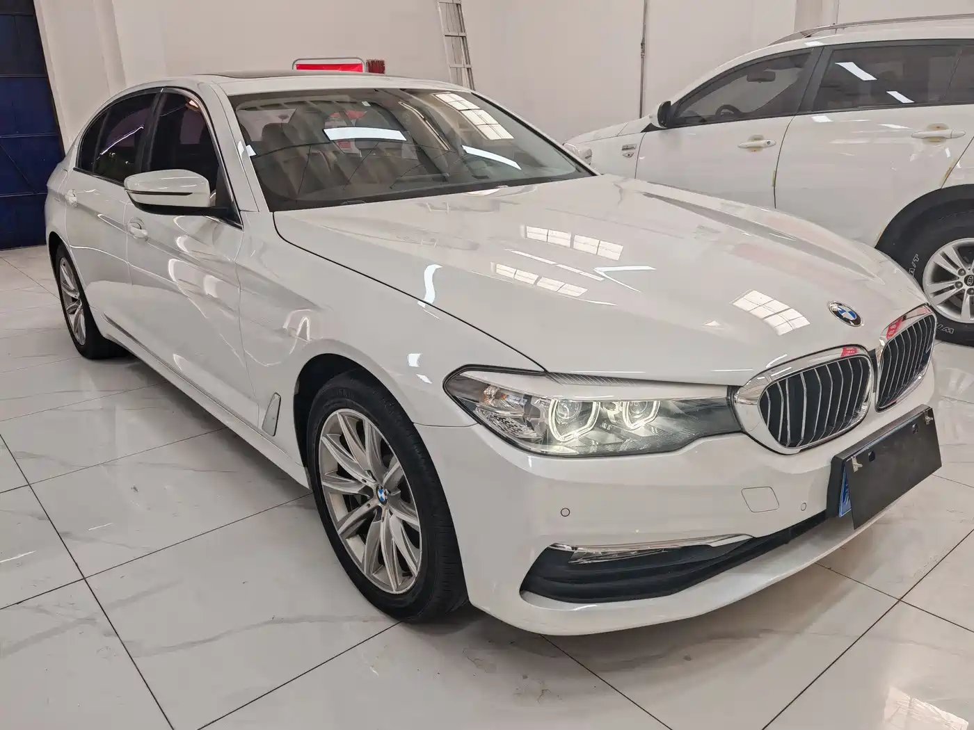 BMW 5 Series 2018 528Li Launch Special Edition фото 3