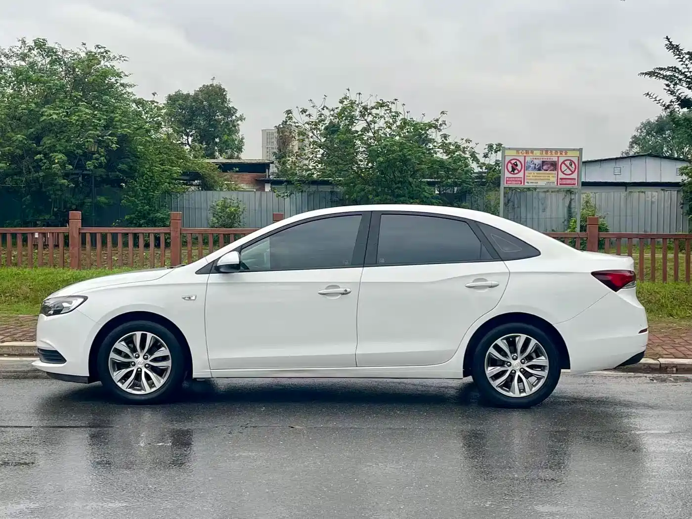 Buick Excelle 2021 Facelift 1.3T Auto Mild Hybrid Elite фото 10
