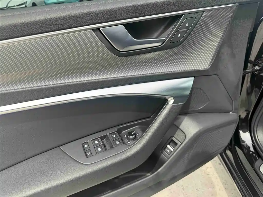 Audi A6L 2021 40 TFSI Luxury Sport фото 15