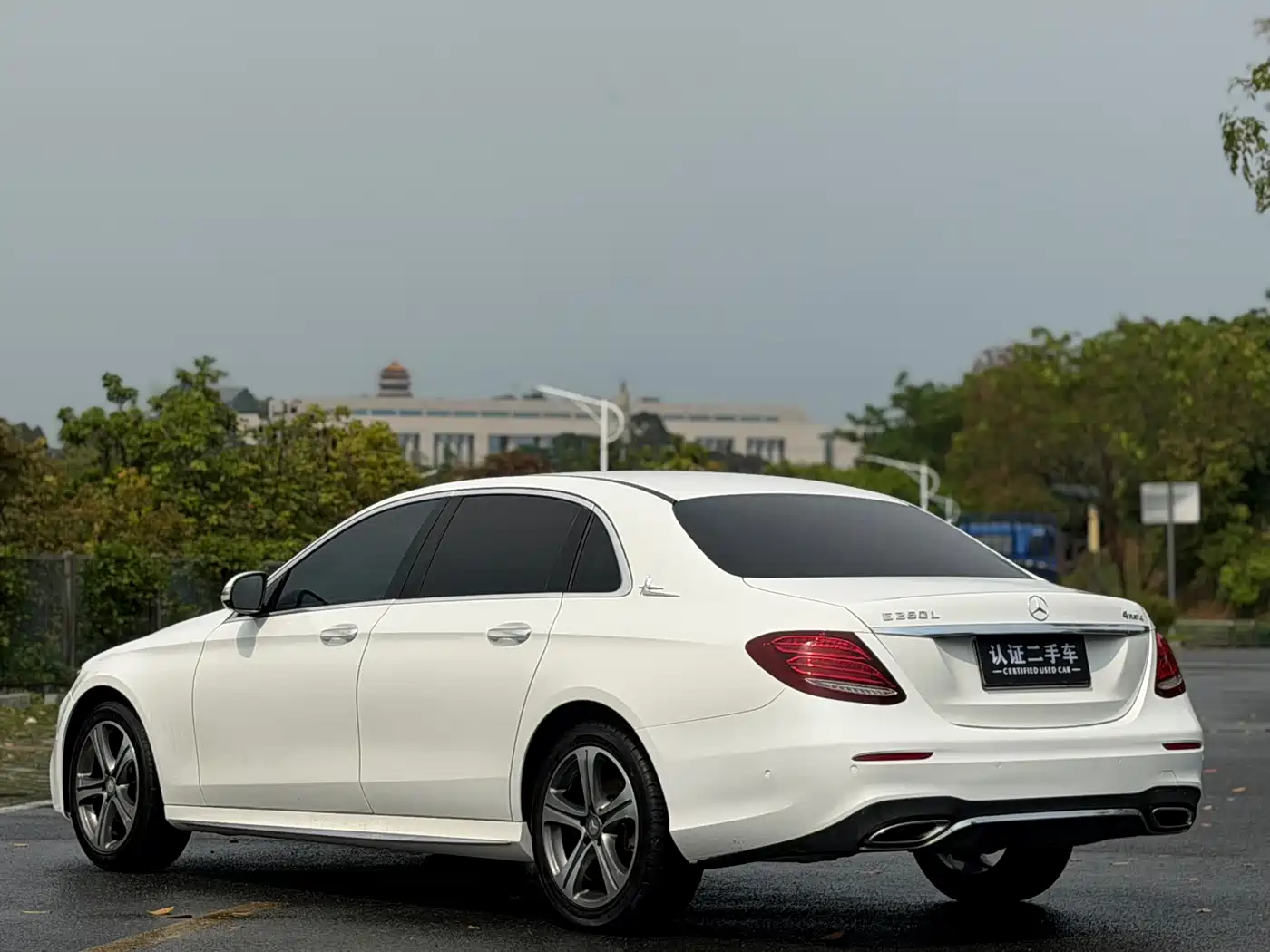 Mercedes-Benz E-Class 2016 E 200 L Sport Type фото 6