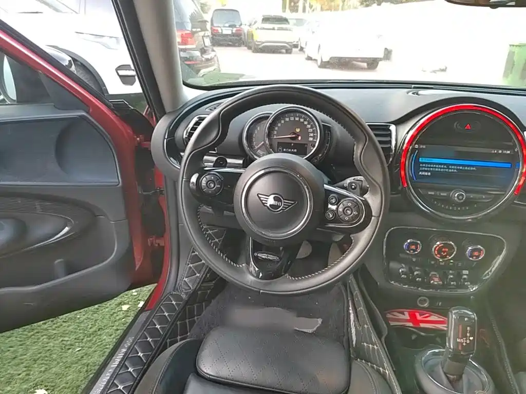 Фото 11 - MINI CLUBMAN