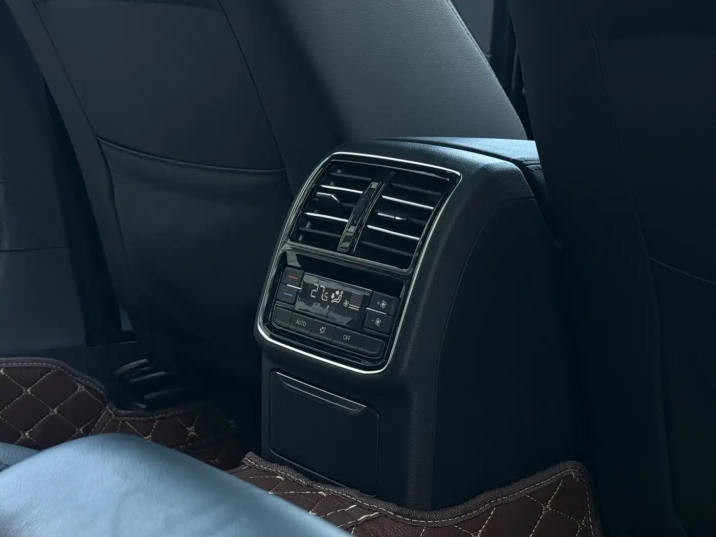 Volkswagen Magotan 2019 330TSI DSG Luxury China V фото 19