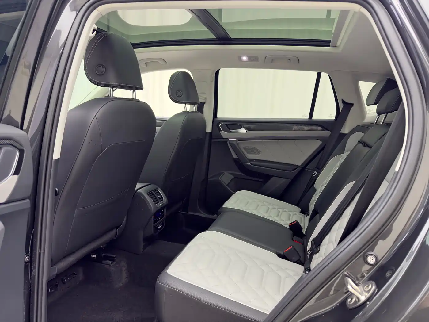Volkswagen Tayron 2023 280TSI 2WD Luxury Plus Advanced Edition фото 17