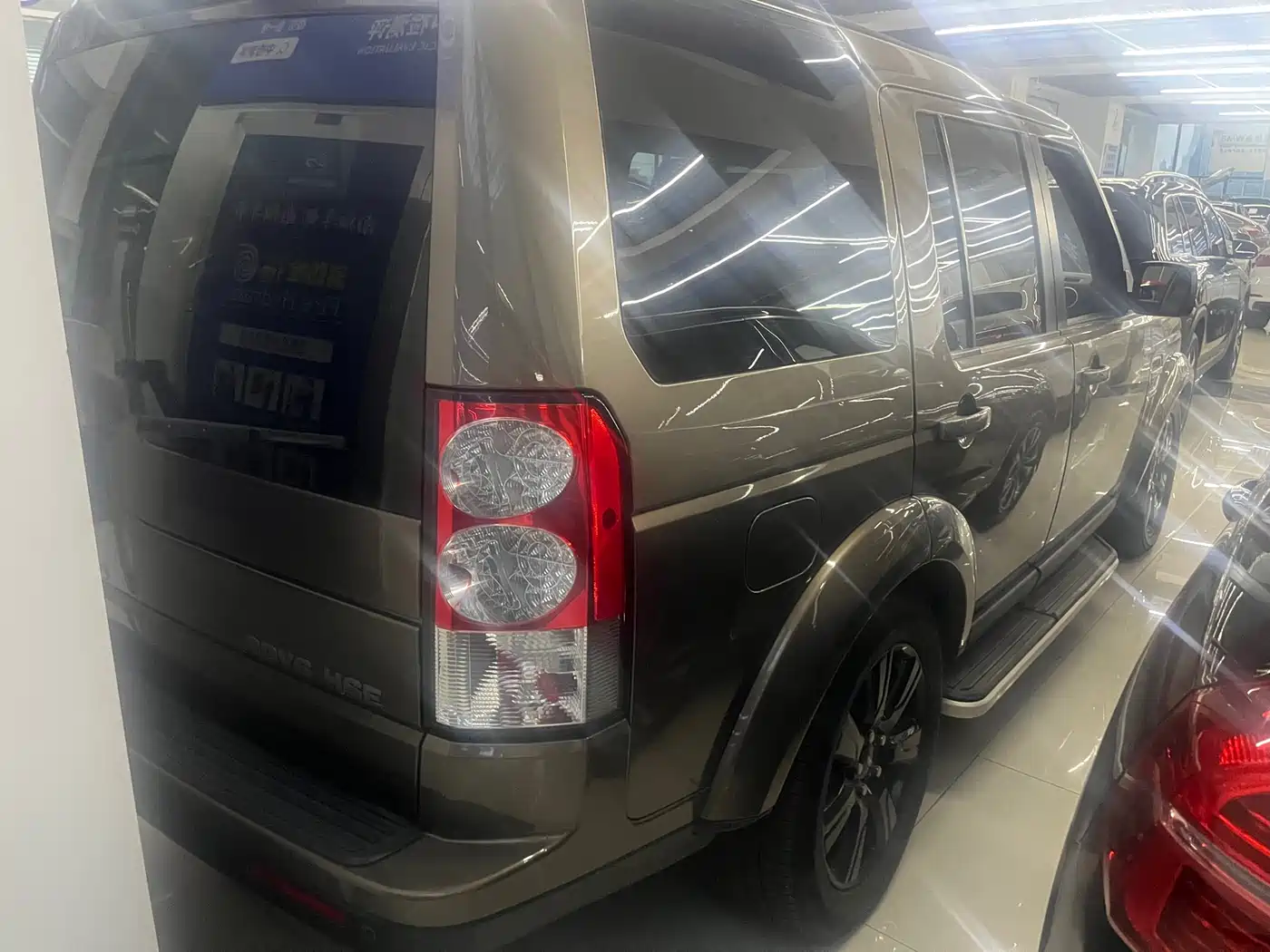 Land Rover Discovery 2013 3.0 SDV6 HSE Diesel фото 4