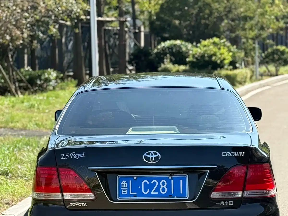 Toyota Crown 2009 2.5L Royal Special Enhanced Edition фото 4