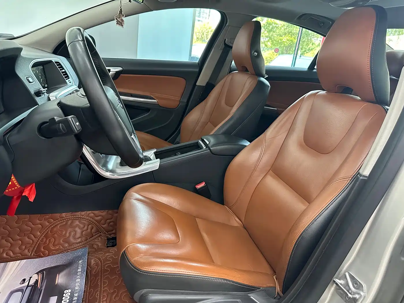 Фото 15 - Volvo S60