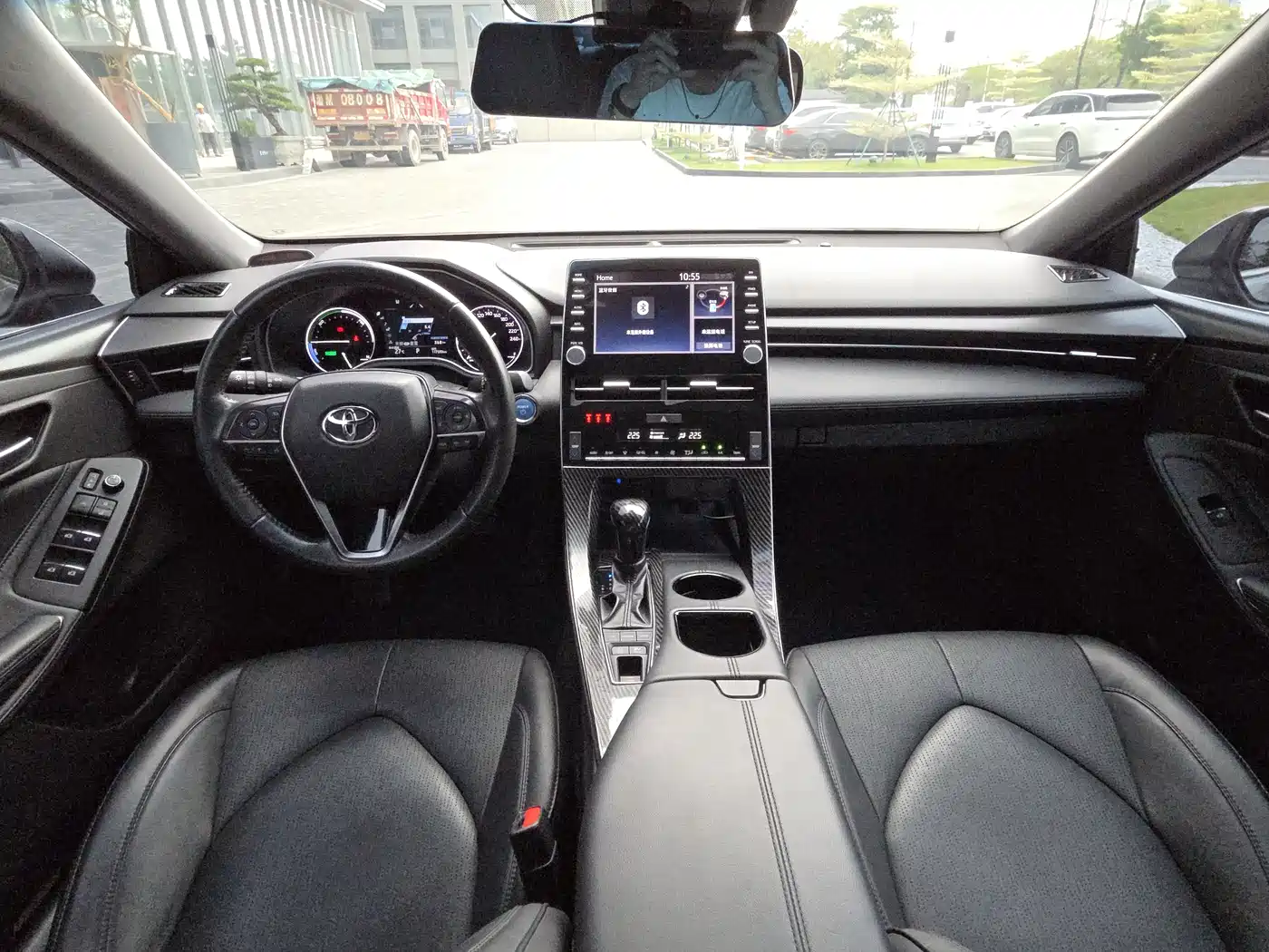 Toyota Avalon 2019 Hybrid 2.5L Luxury Edition China V фото 16