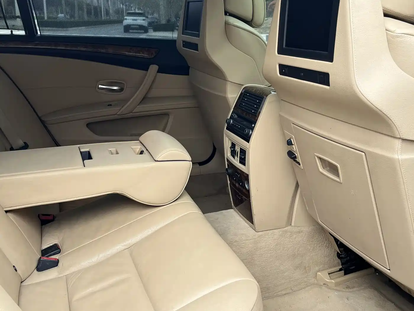 BMW 5 Series 2009 Model 525Li Luxury фото 14