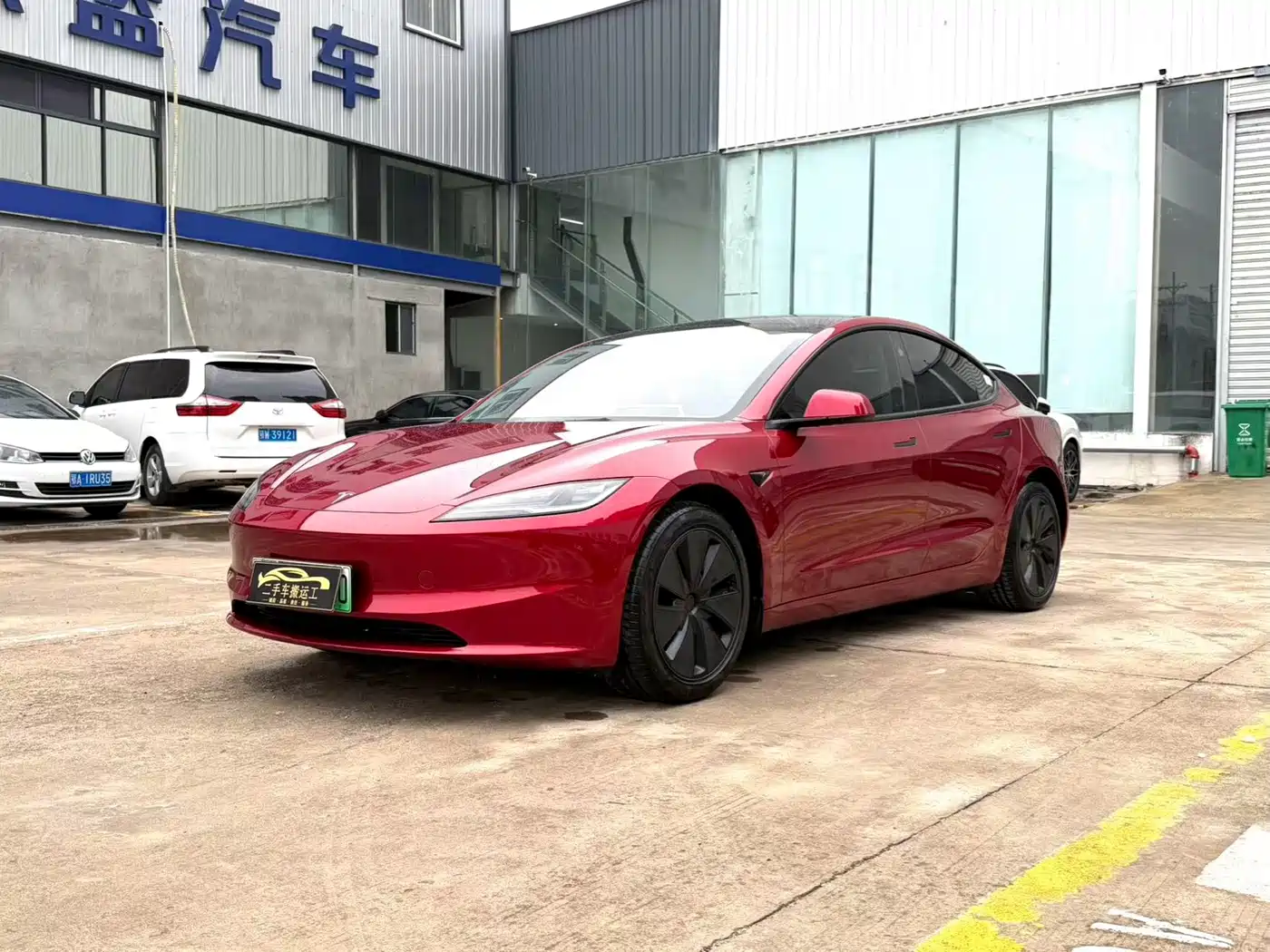 Фото 1 - Tesla Model 3