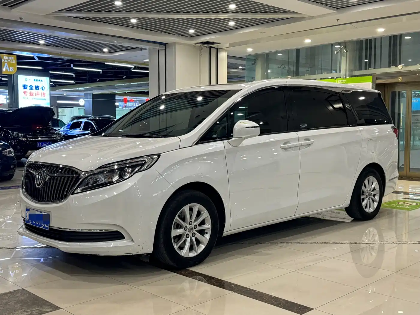 Buick GL8 2017 ES 28T Comfort Type China V