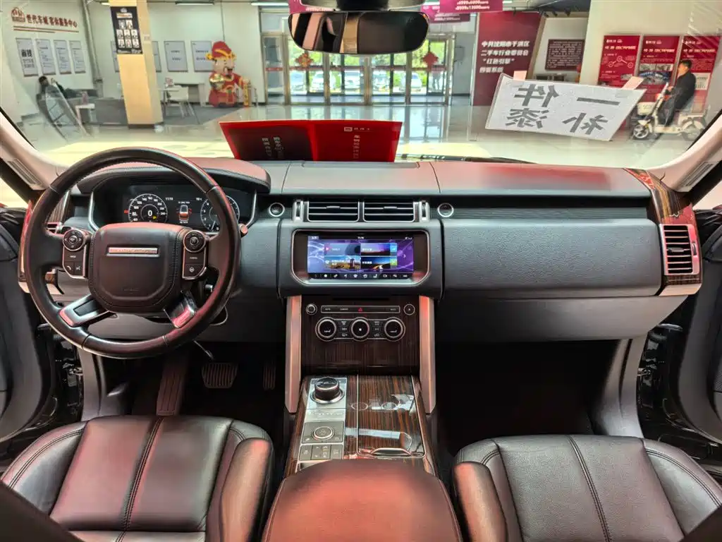 Land Rover Range Rover 2017 3.0 SC V6 Golden Age Edition фото 11