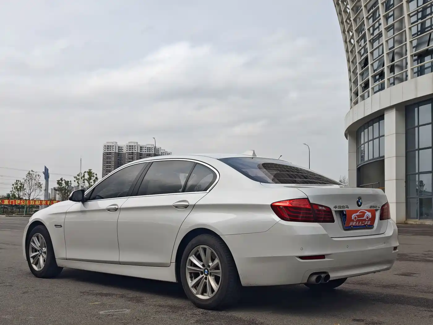 BMW 5 Series 2017 520Li Classic Edition фото 4
