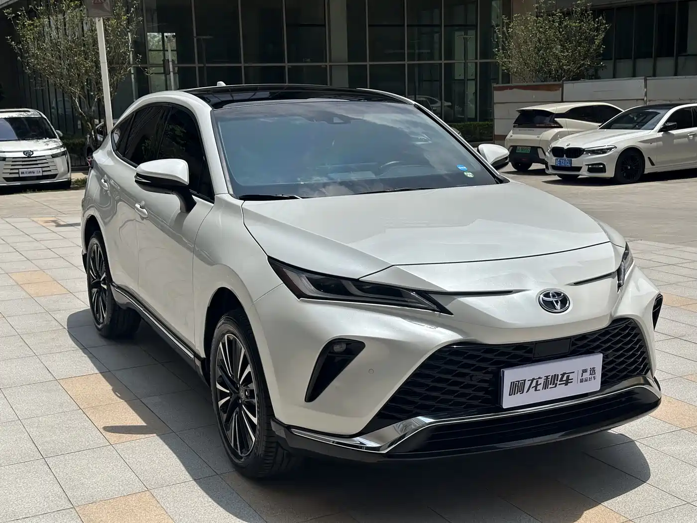 Toyota Venza 2022 2.0L CVT 2WD Premium фото 4