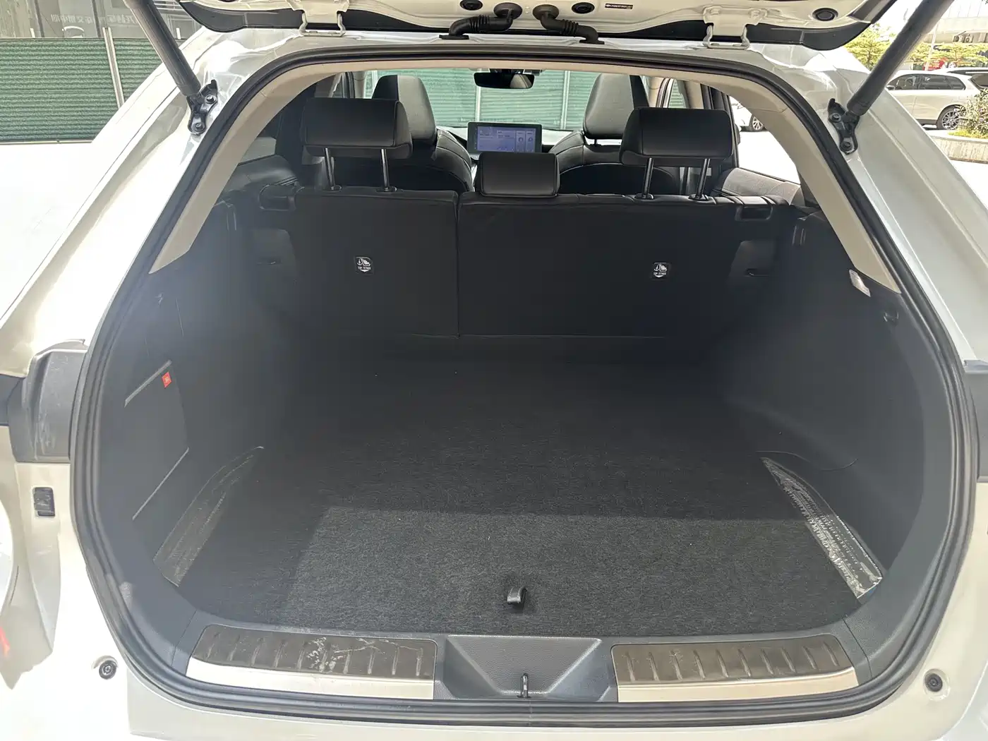 Toyota Venza 2022 2.0L CVT 2WD Premium фото 17