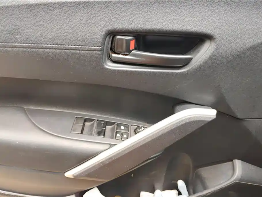 Toyota Corolla Cross 2024 2.0L Smart Hybrid Dual Engine Pioneer Edition фото 7