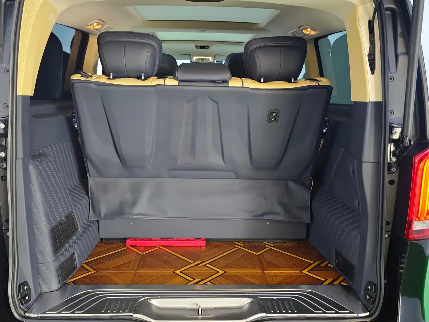 Mercedes-Benz V-Class 2018 V 260 Pilot Edition China V фото 20