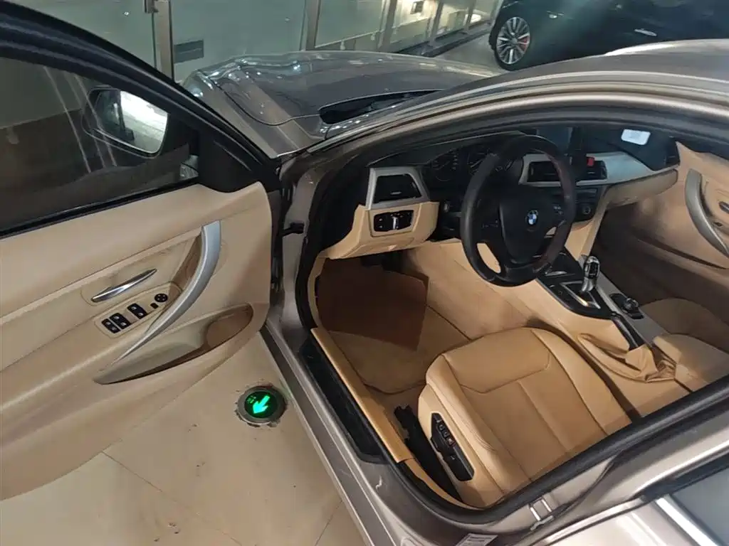 BMW 3 Series 2015 320Li Fashion фото 16