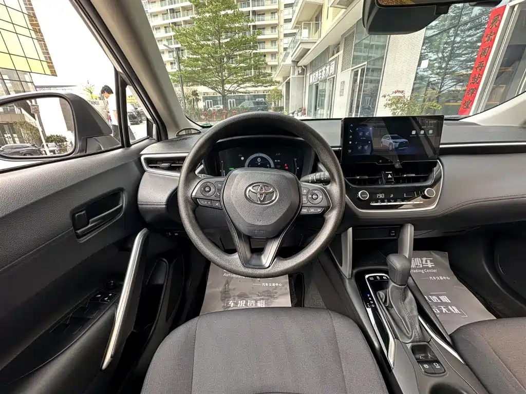 Toyota Corolla Cross 2024 2.0L Smart Hybrid Dual Engine Pioneer Edition фото 17