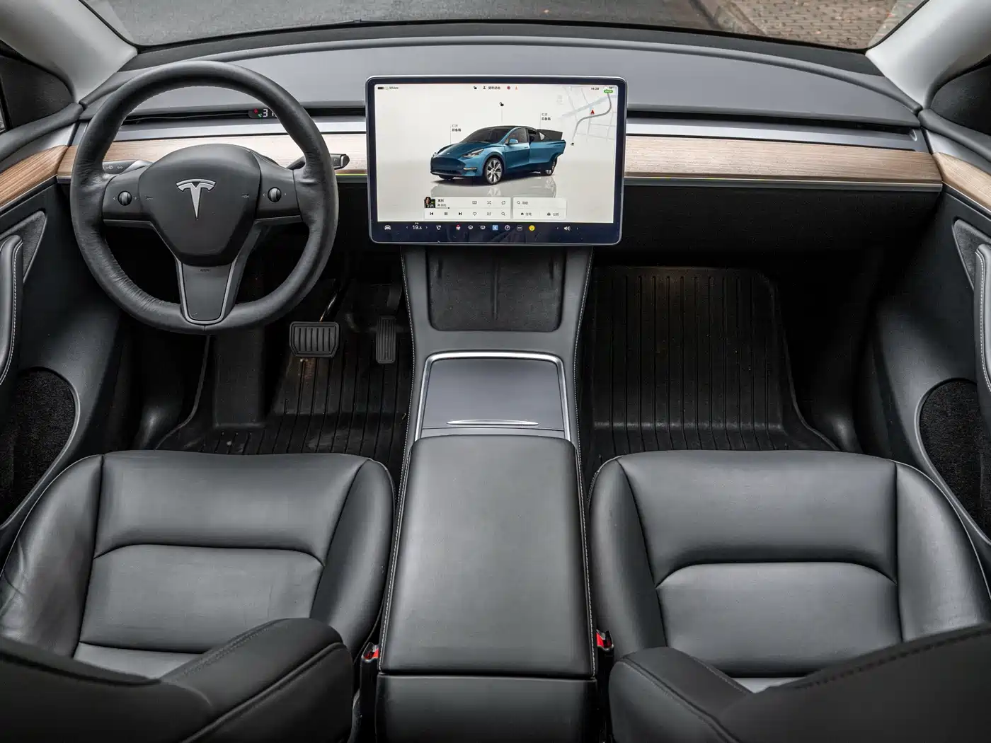TESLA MODEL Y