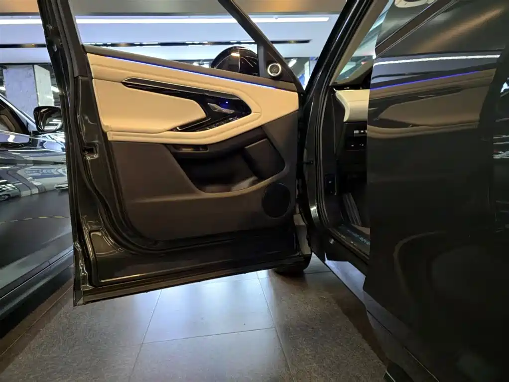 LAND ROVER RANGE ROVER AURORA