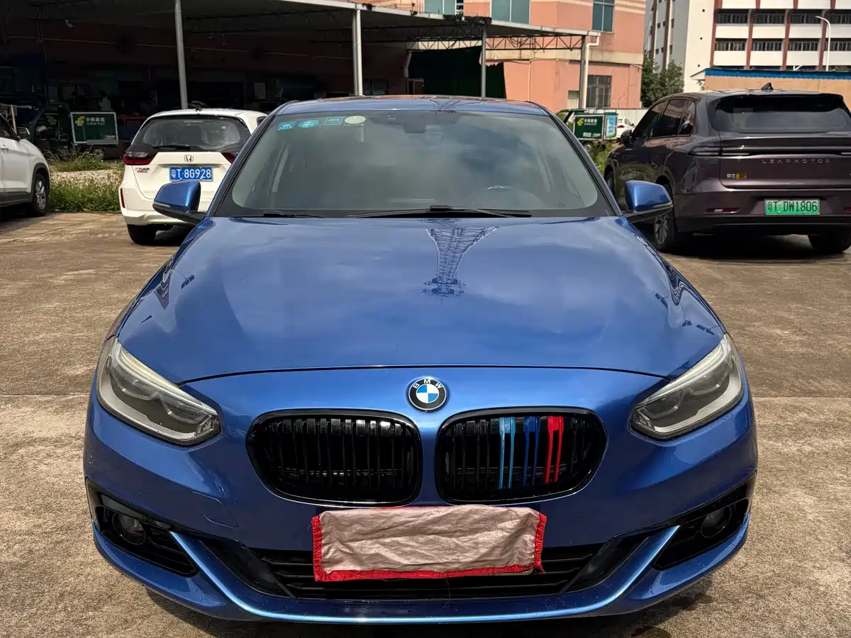 BMW 1 Series 2017 118i Sport фото 2