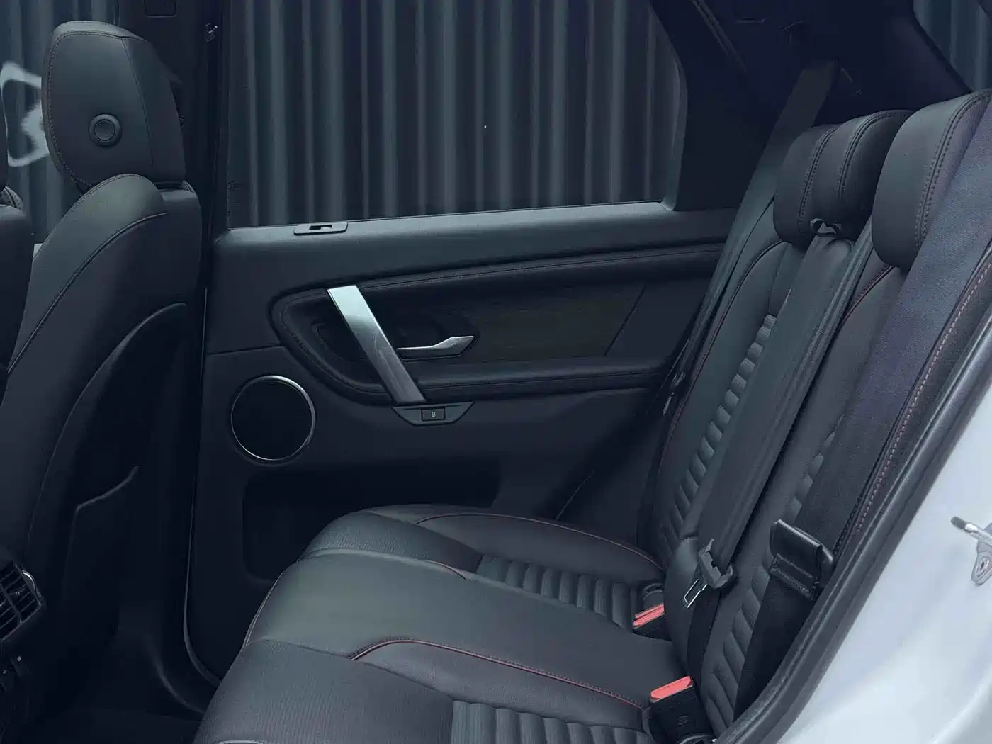Land Rover Discovery Sport 2020 249PS R-Dynamic Performance фото 9