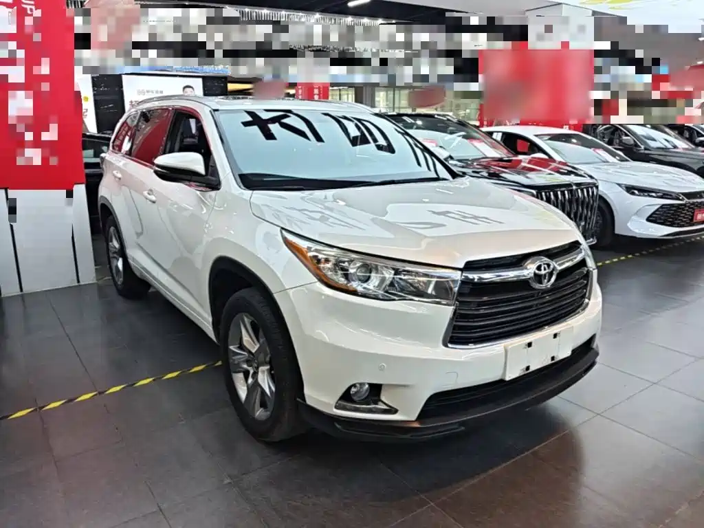 Фото 4 - Toyota Highlander