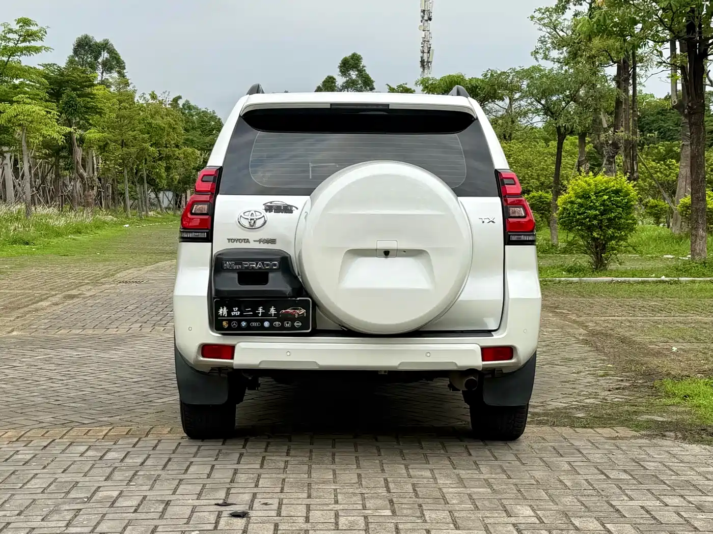 Toyota Prado 2018 3.5L Automatic TX-L Rear-mounted Spare Tire фото 19