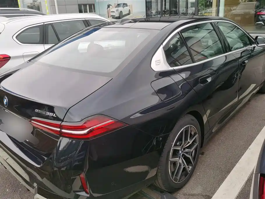 BMW i5 2024 eDrive 35L M Sport Package фото 3