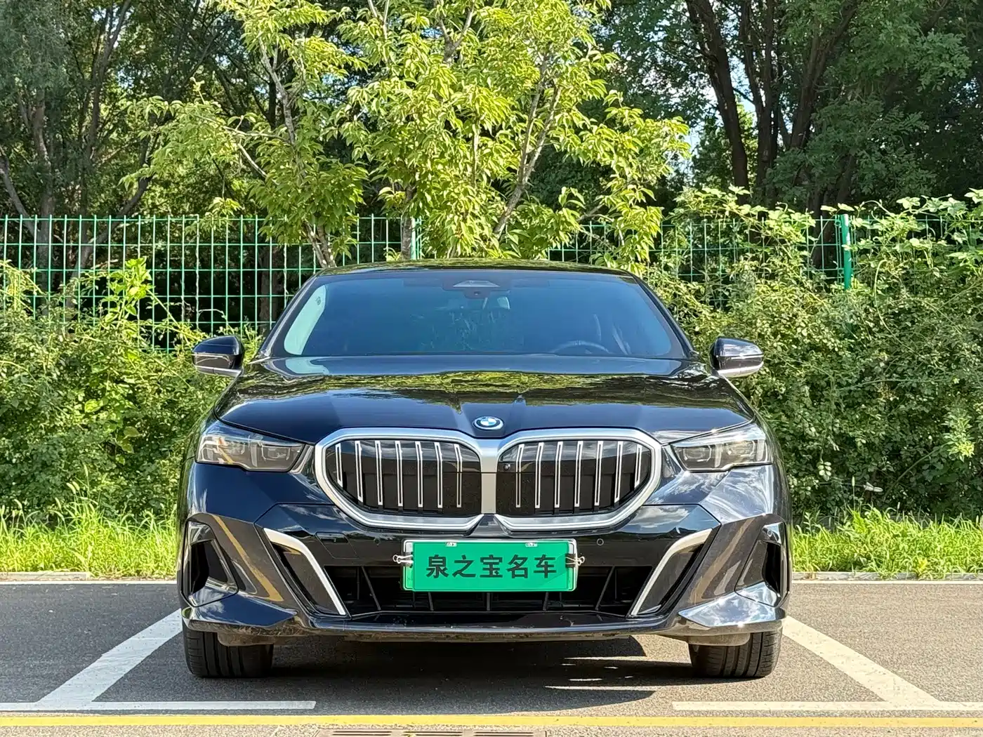 Фото 2 - BMW i5