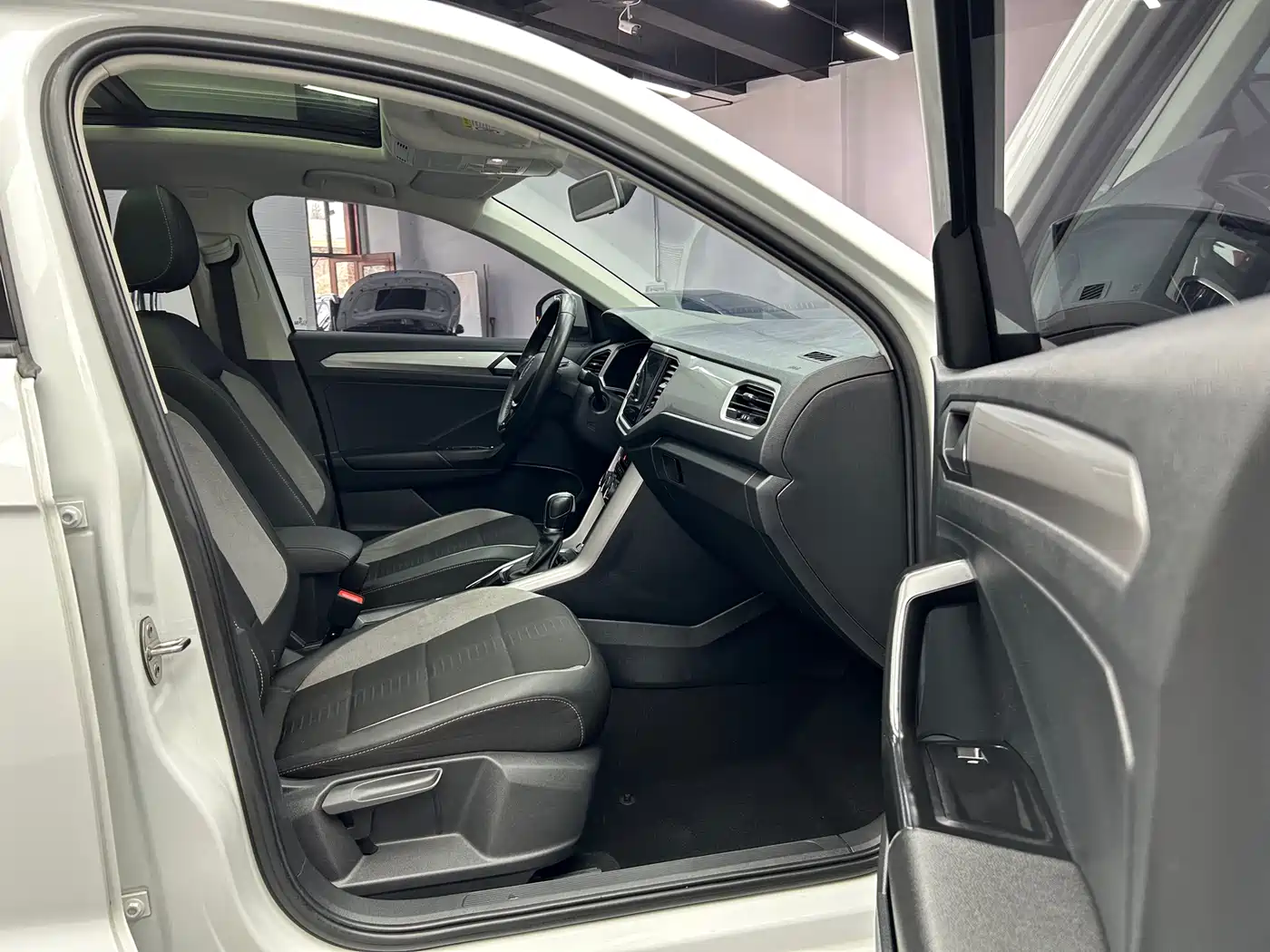 Volkswagen T-ROC 2022 280TSI DSG 2WD Elite PLUS фото 21