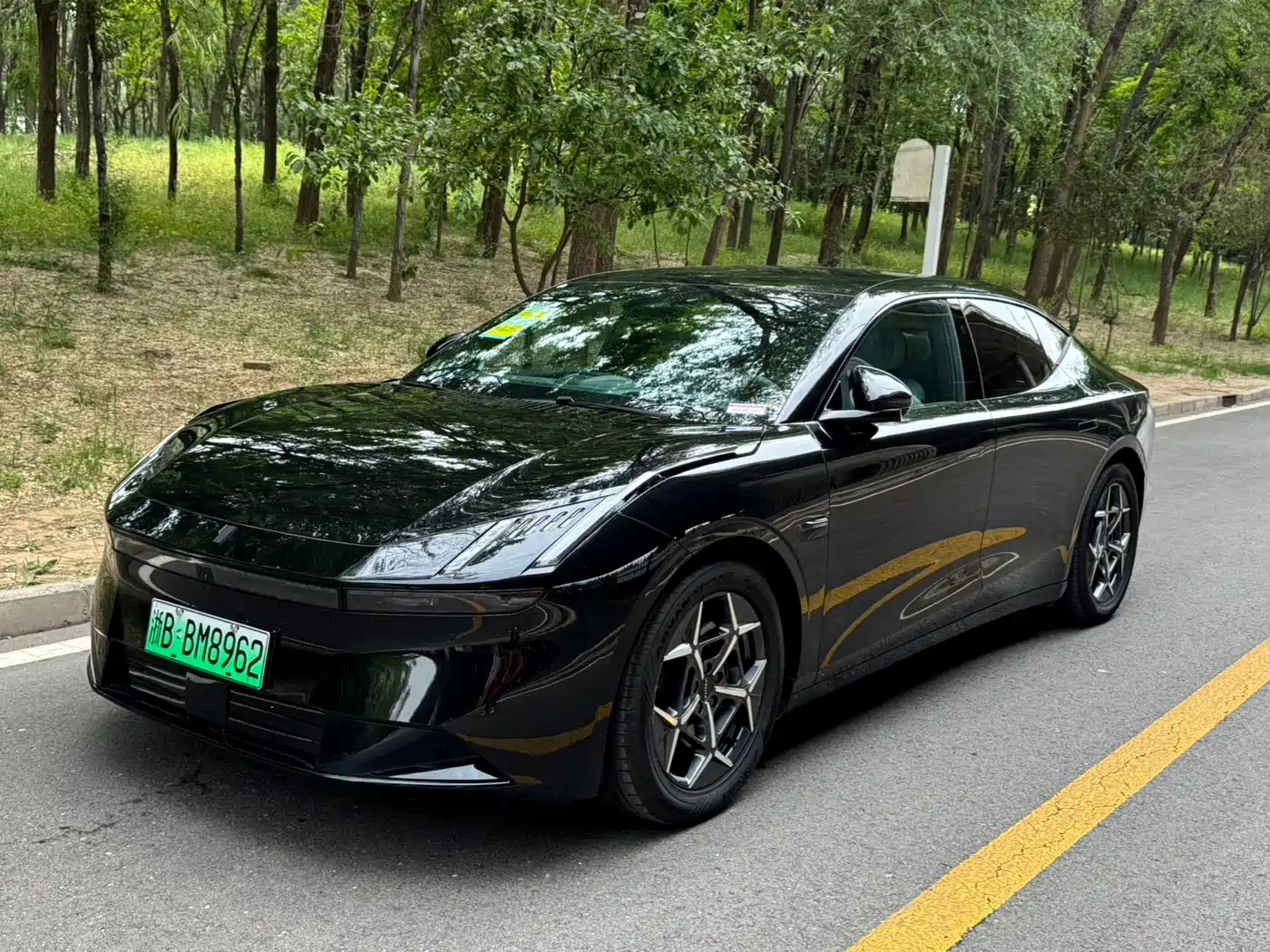 Lynk & Co Z10 2025 STARBUFF 95kWh 766km RWD фото 2